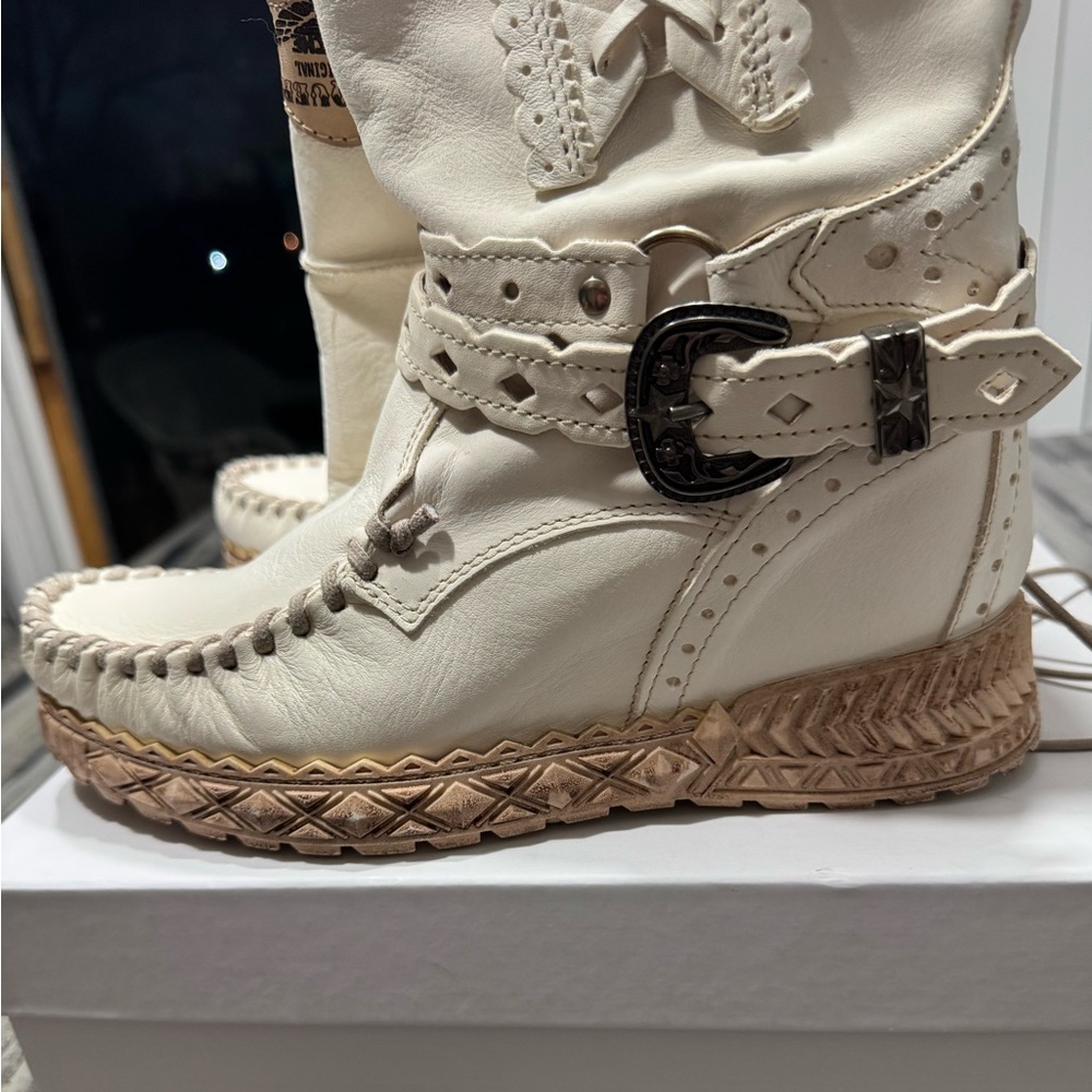 El Vaquero Italy Artemide Camel Blanche Wedge Moccasin Boots Size 40 NIB - Picture 14 of 16